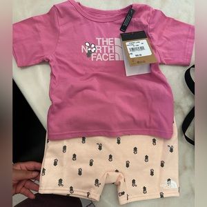 Baby girls The North Face Summer T-Shirt and Shorts Set